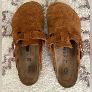Birkenstock Boston Soft Footbed Clog in color Mink